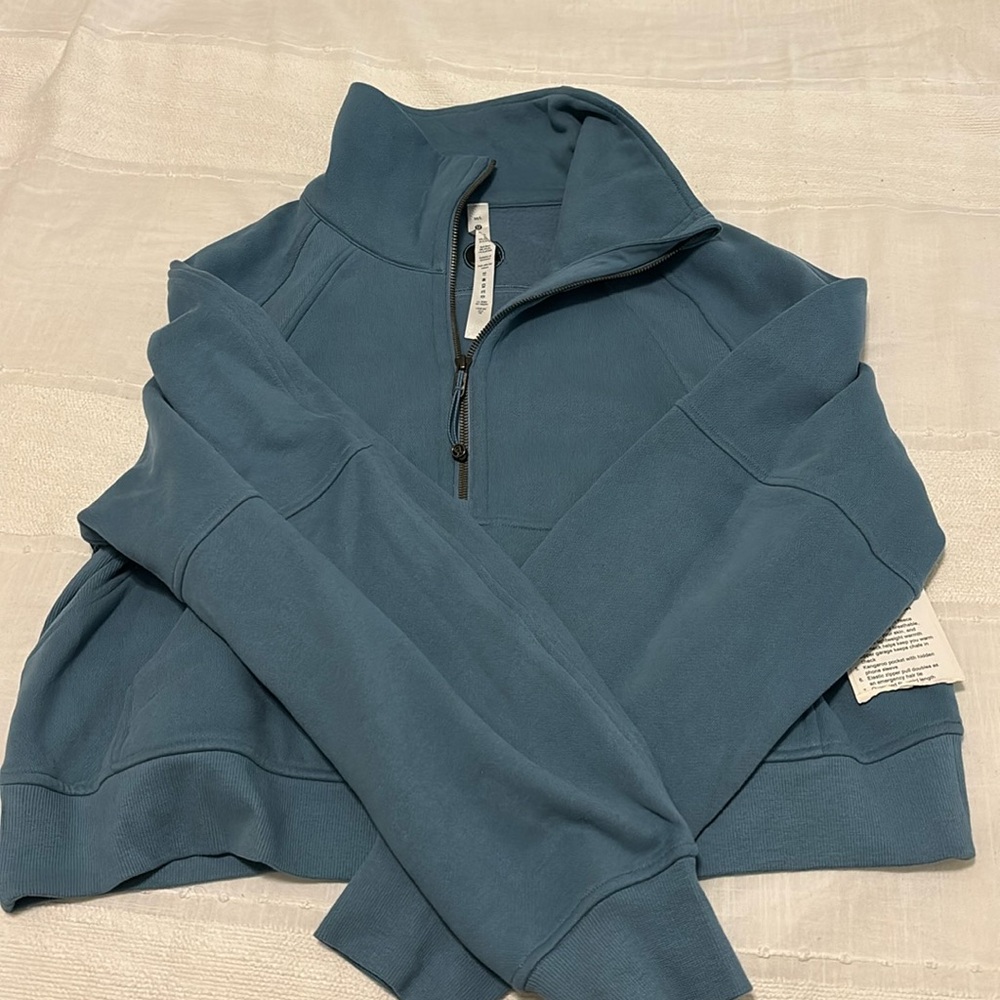 Lululemon Scuba Oversized Funnel Neck in M/L